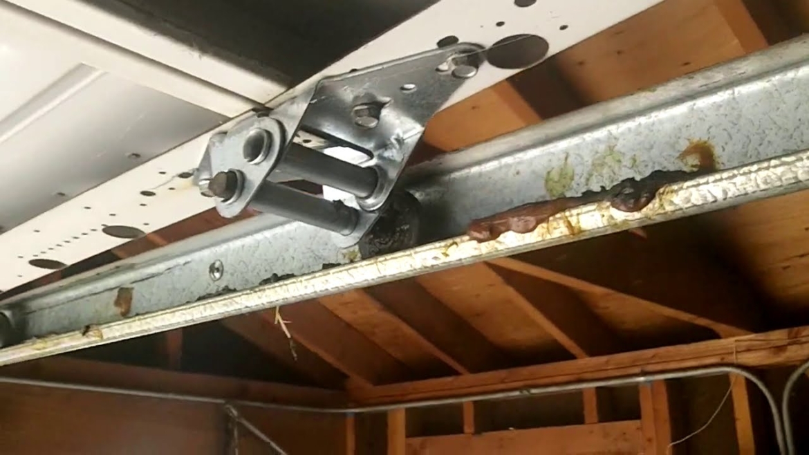 Commercial Garage Door Maintenance Expert Tips